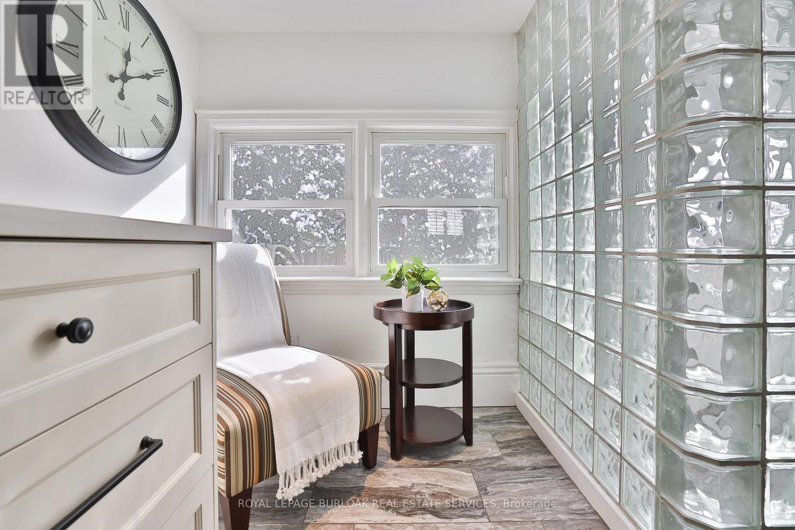 455 Nelson Avenue, Burlington, Ontario  L7S 1N3 - Photo 8 - W12828444