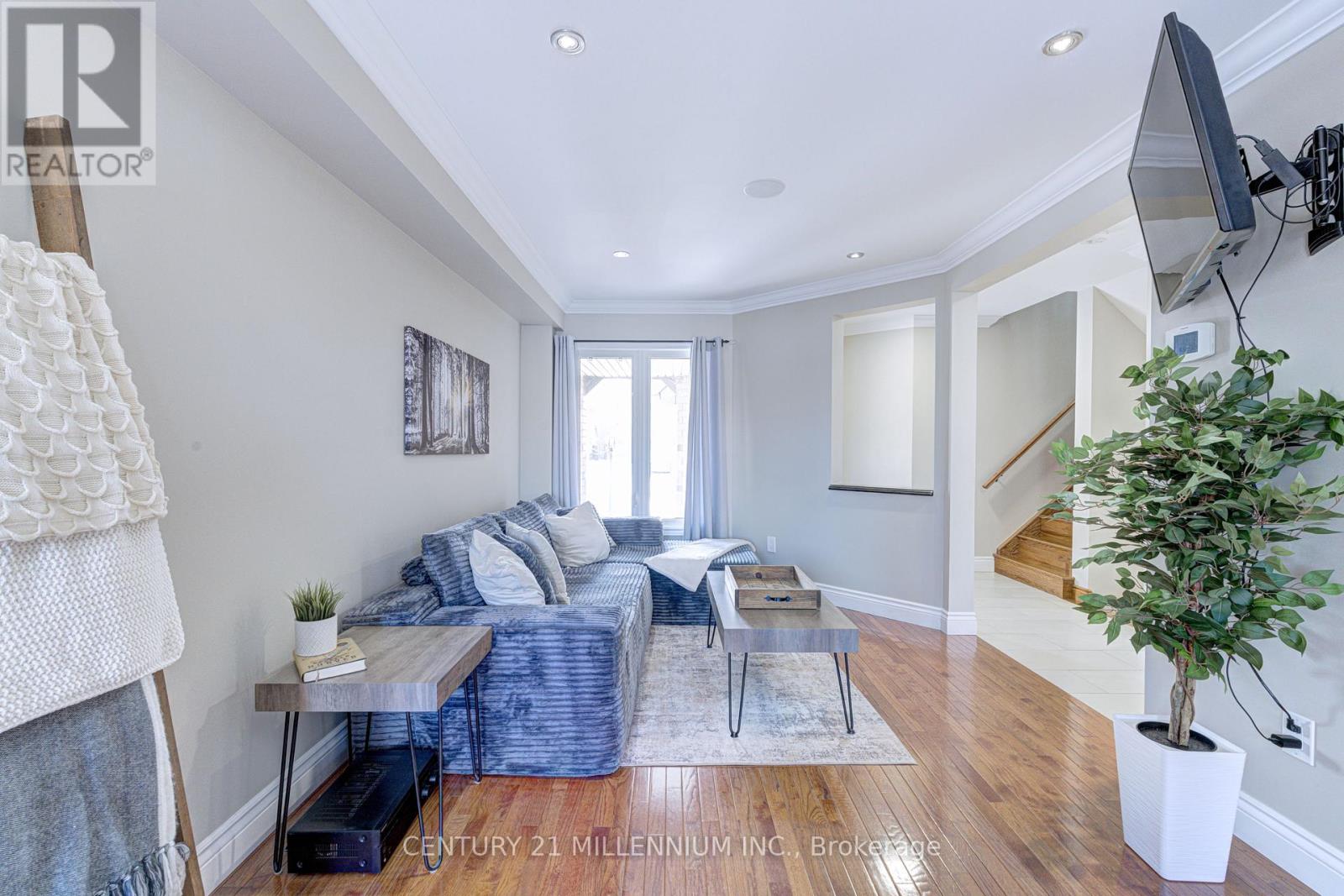 88 Eaton Street, Halton Hills, Ontario  L7G 5T2 - Photo 6 - W12739904