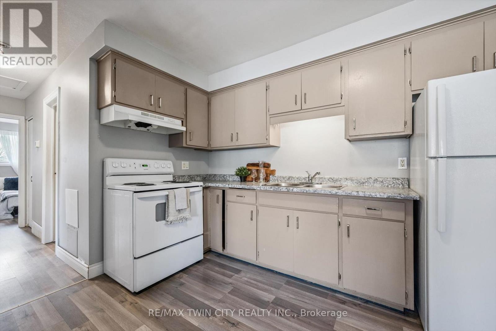 27 Vicmount Drive, Kitchener, Ontario  N2M 2A2 - Photo 14 - X13036528