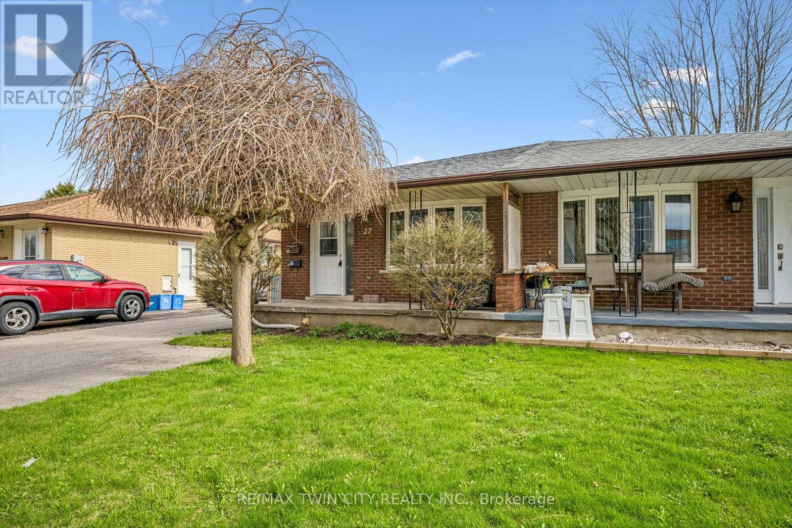 27 Vicmount Drive, Kitchener, Ontario  N2M 2A2 - Photo 2 - X13036528