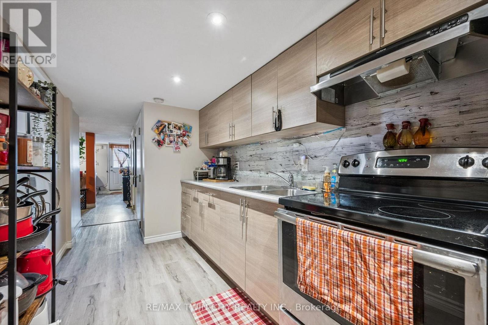 27 Vicmount Drive, Kitchener, Ontario  N2M 2A2 - Photo 29 - X13036528