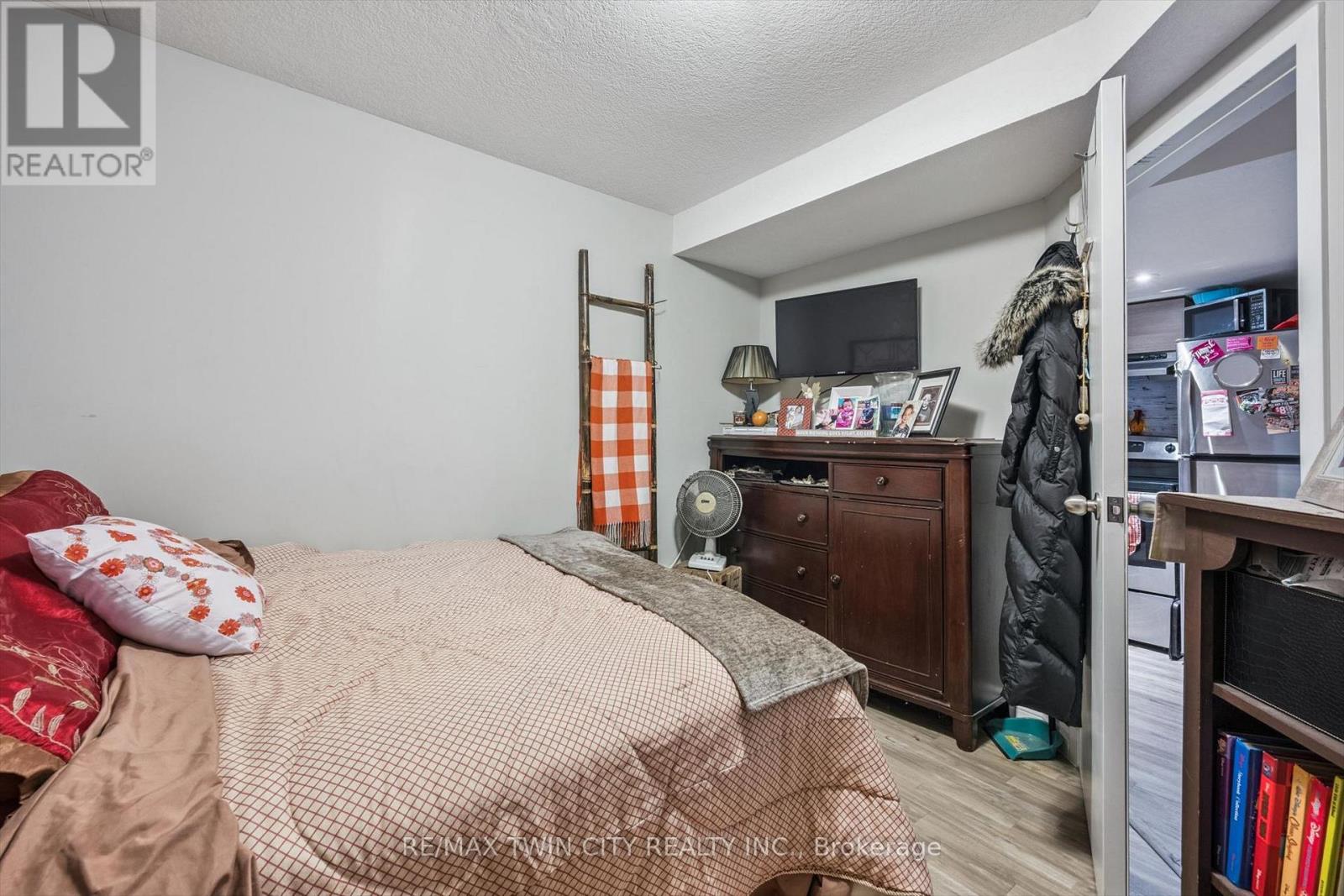 27 Vicmount Drive, Kitchener, Ontario  N2M 2A2 - Photo 33 - X13036528