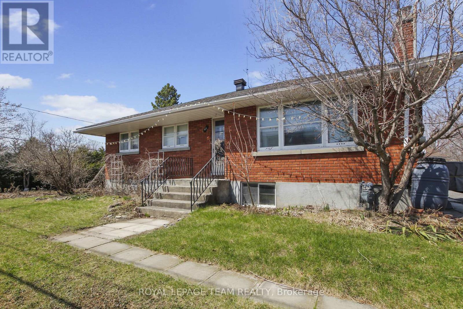 45 Capilano Drive, Ottawa, Ontario  K2E 6G5 - Photo 9 - X12924102