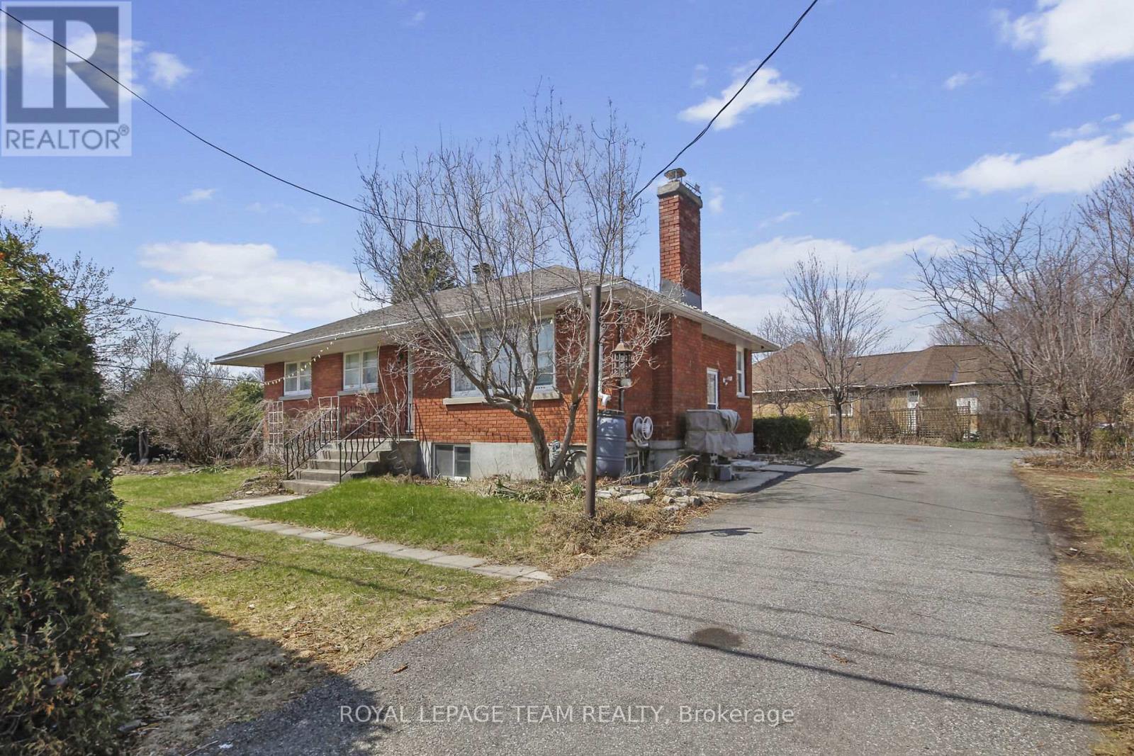 45 Capilano Drive, Ottawa, Ontario  K2E 6G5 - Photo 7 - X12924102