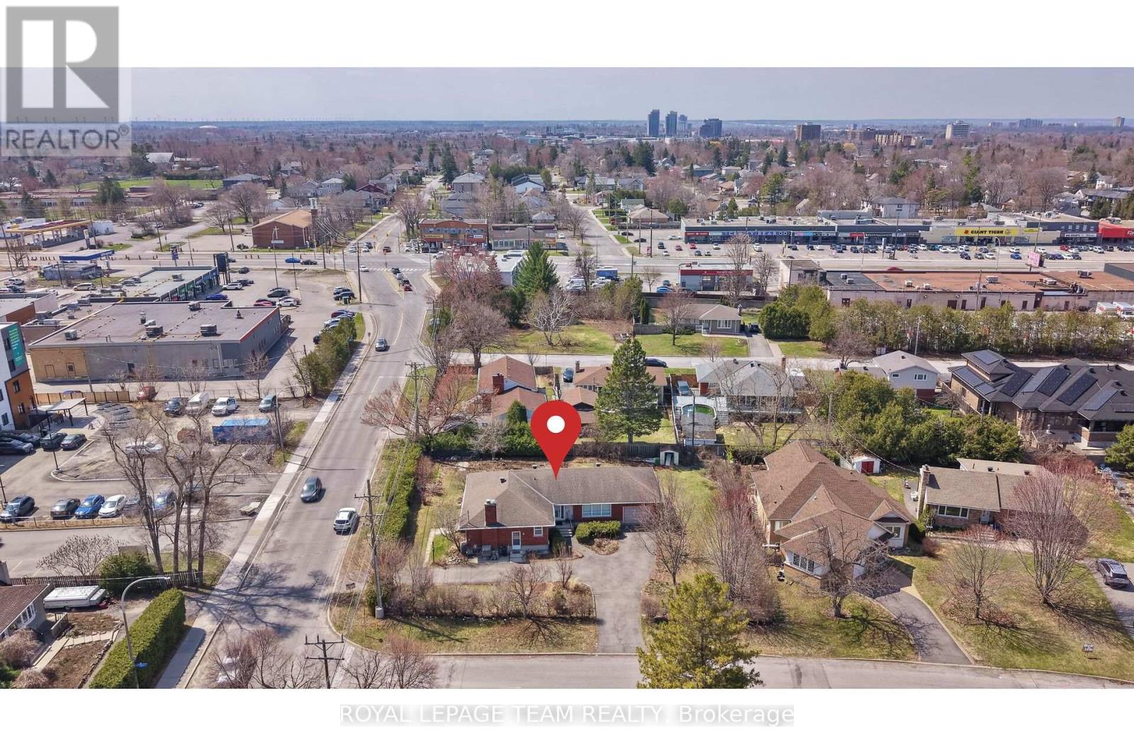 45 Capilano Drive, Ottawa, Ontario  K2E 6G5 - Photo 5 - X12924102