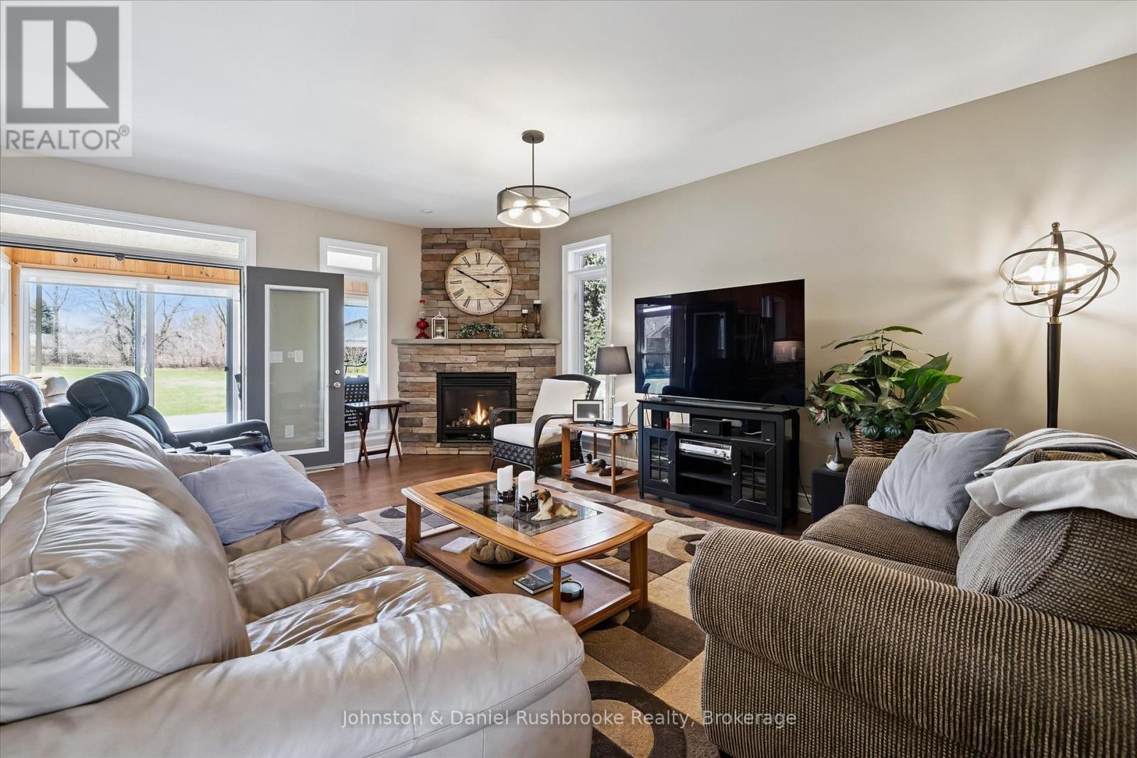 1842 Meadowview Court, Severn, Ontario  L3V 0V6 - Photo 3 - S13036642