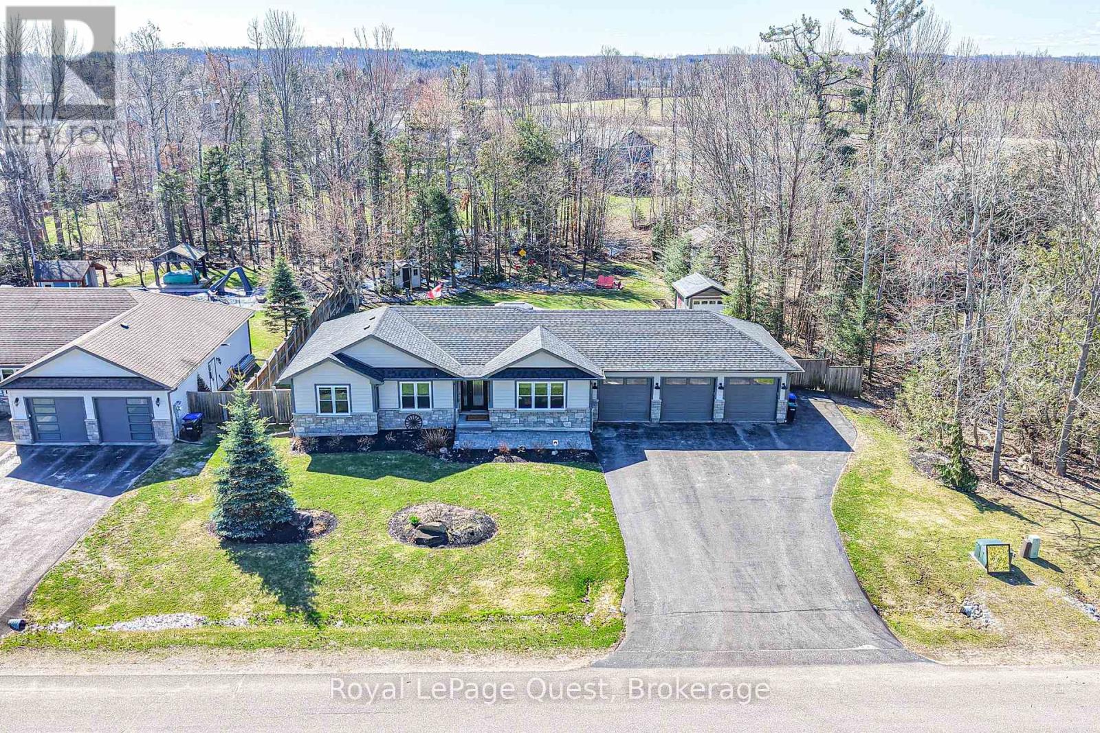 1975 Confederation Drive, Severn, Ontario  L3V 7L1 - Photo 2 - S13036704