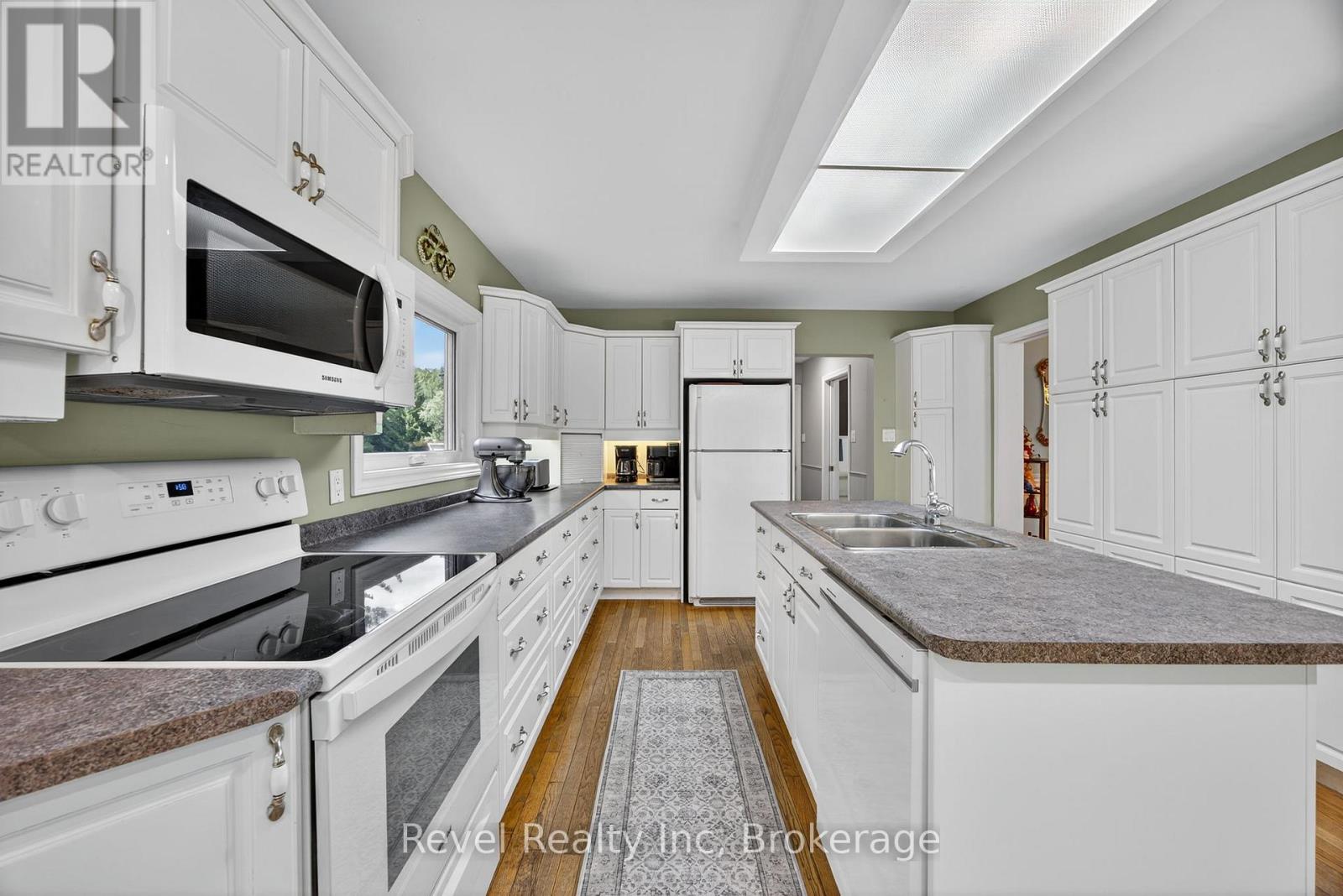 7190 93 Highway, Tiny, Ontario  L0K 2E1 - Photo 4 - S13036844