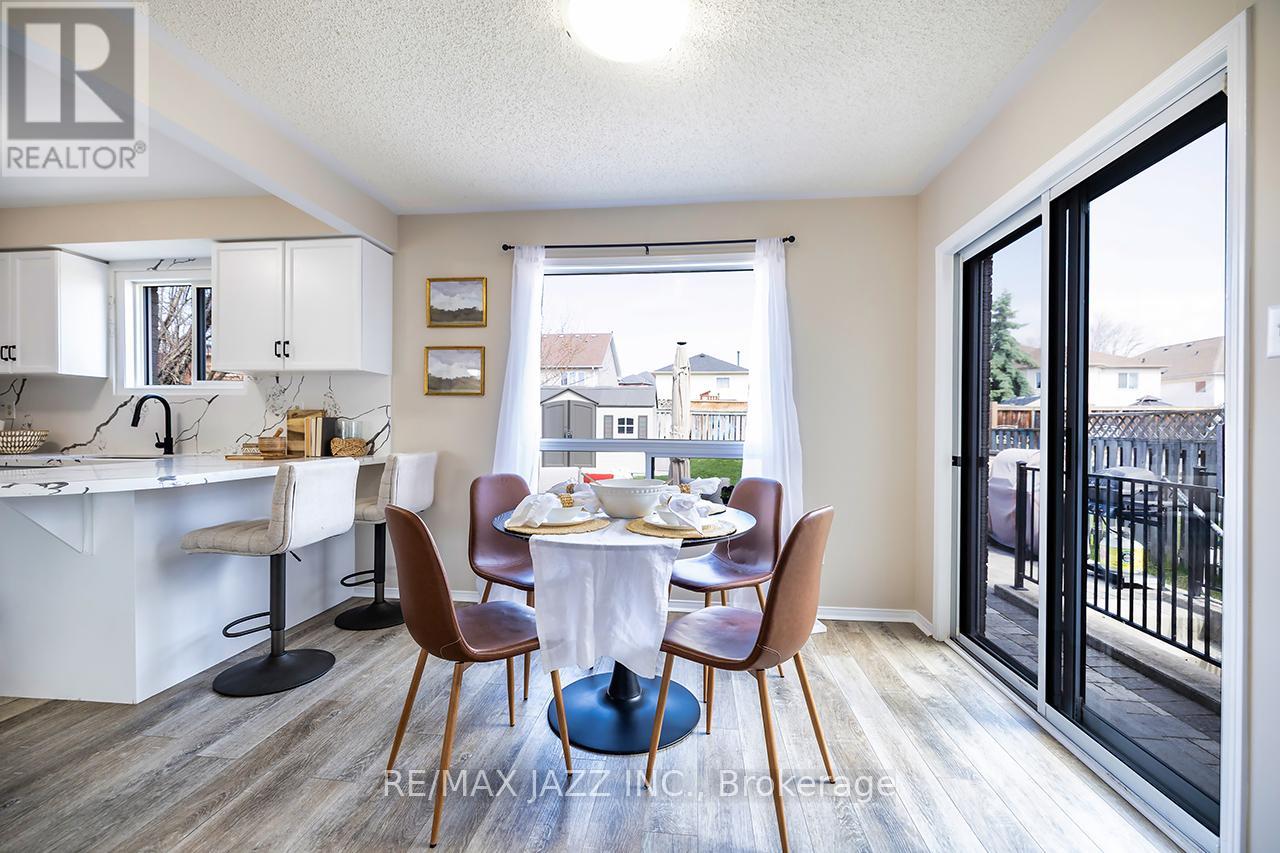 106 Apple Blossom Boulevard, Clarington, Ontario  L1C 4T7 - Photo 10 - E13036716