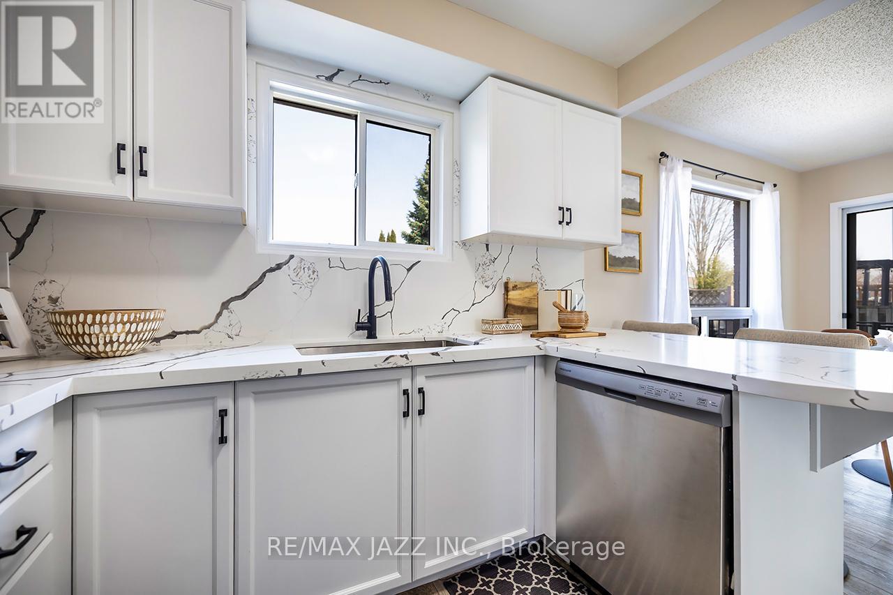 106 Apple Blossom Boulevard, Clarington, Ontario  L1C 4T7 - Photo 16 - E13036716