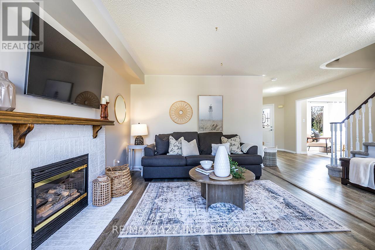 106 Apple Blossom Boulevard, Clarington, Ontario  L1C 4T7 - Photo 6 - E13036716