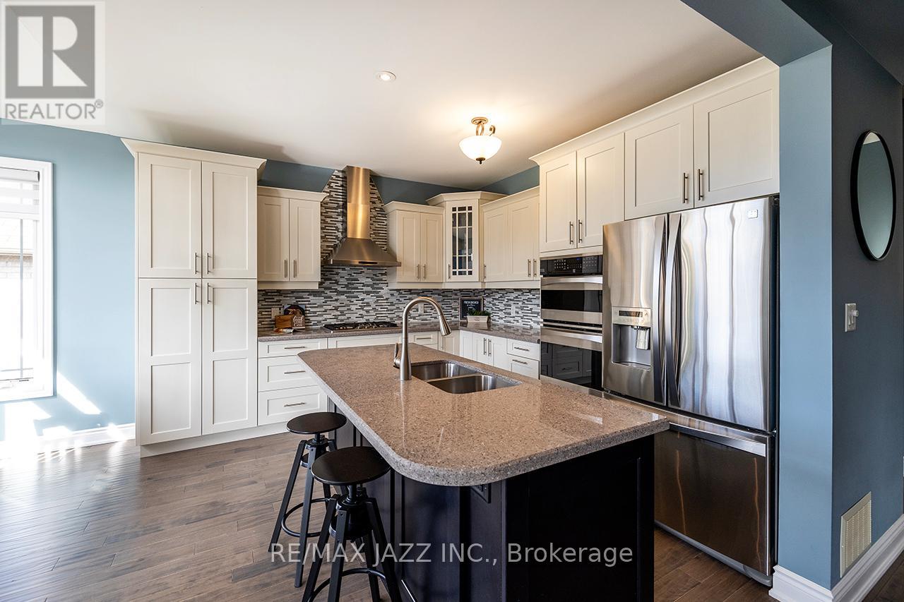 43 Elmer Adams Drive, Clarington (Courtice), Ontario  L1E 0G5 - Photo 10 - E13036742