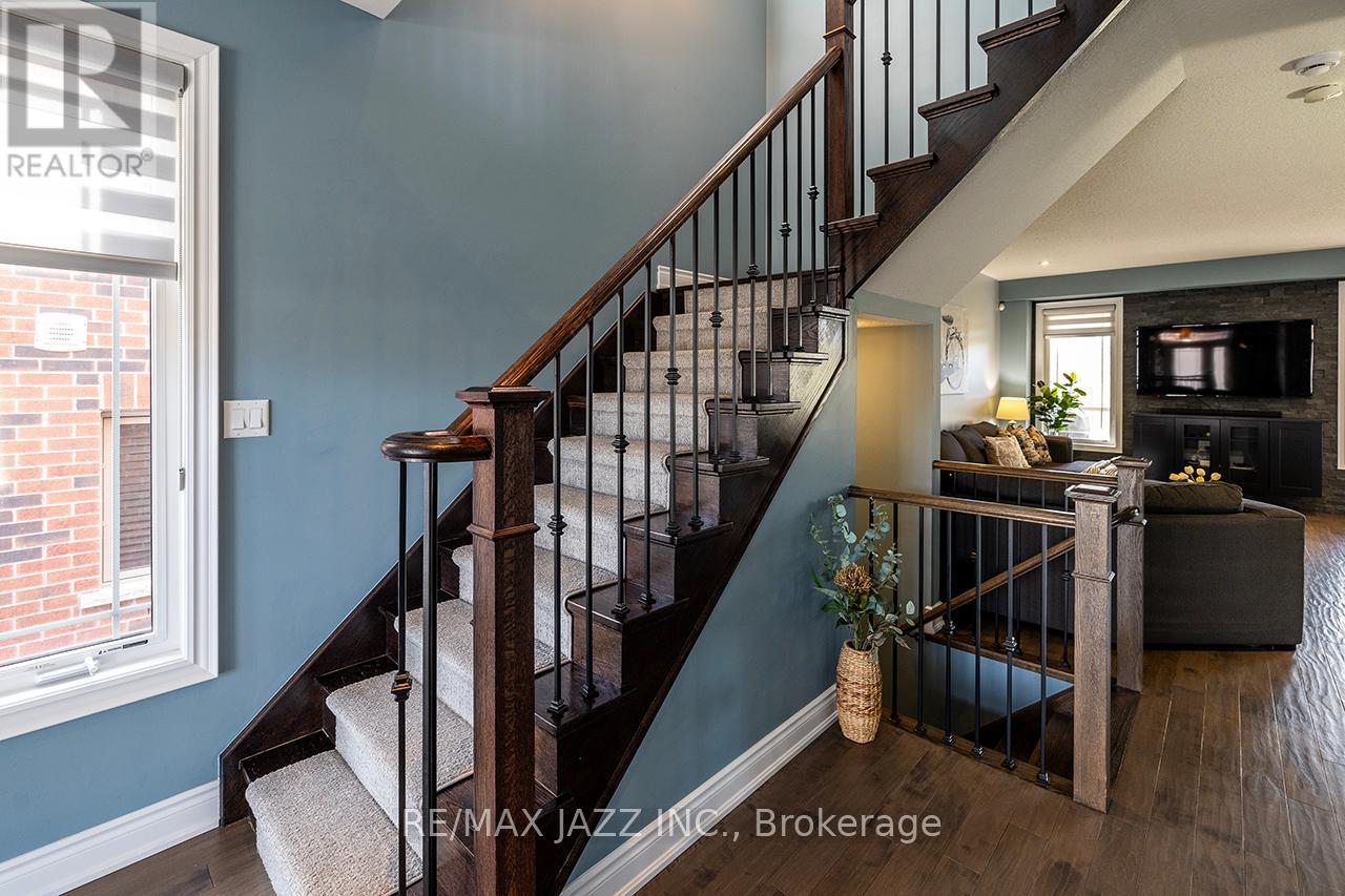 43 Elmer Adams Drive, Clarington (Courtice), Ontario  L1E 0G5 - Photo 5 - E13036742