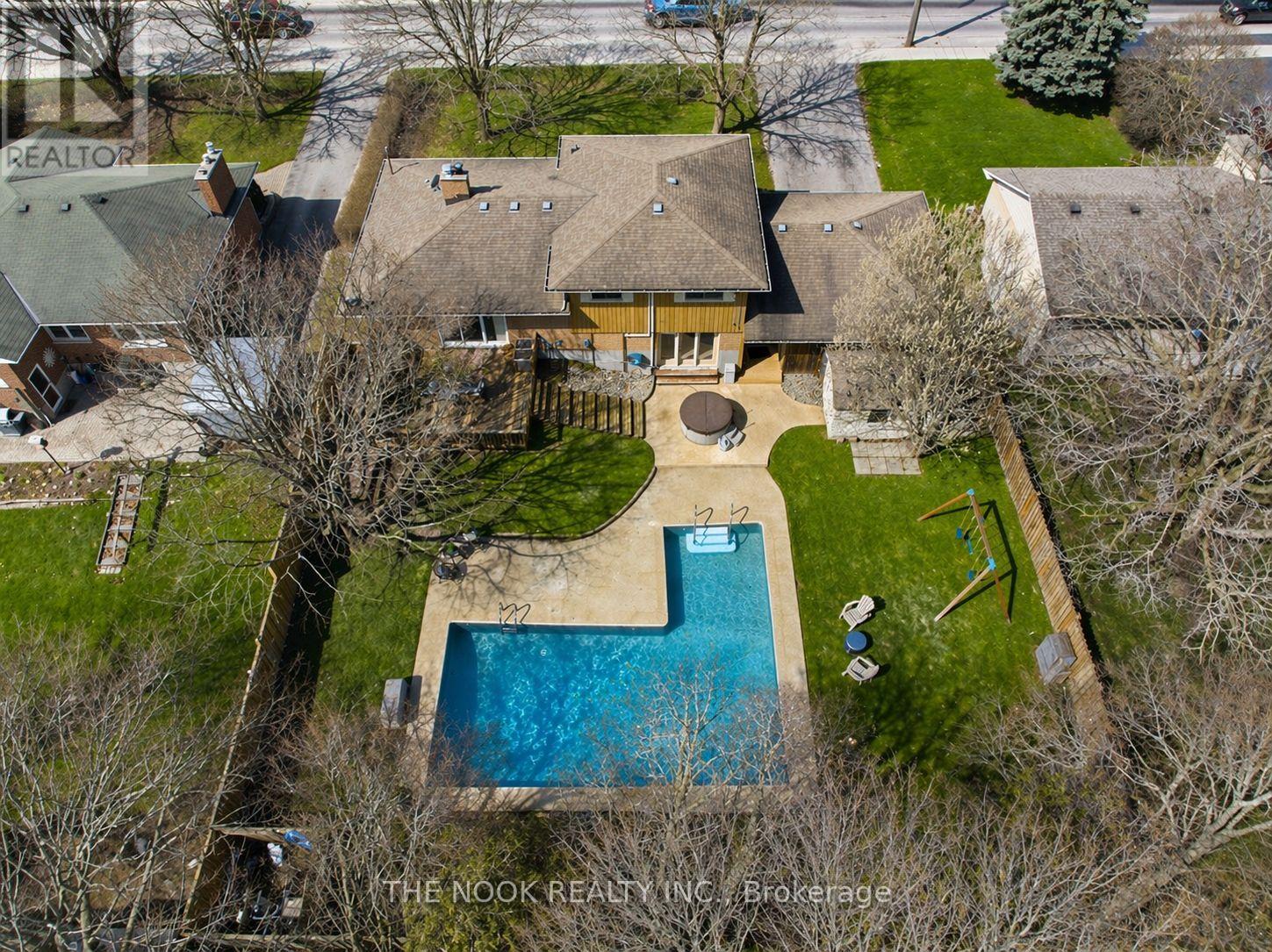 159 Liberty Street N, Clarington (Bowmanville), Ontario  L1C 2M2 - Photo 2 - E13036780