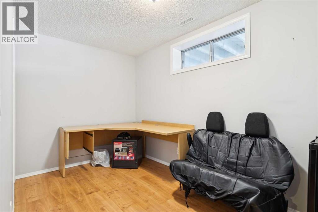 18 Bridlewood Way Sw, Calgary, Alberta  T2Y 3R5 - Photo 28 - A2303884