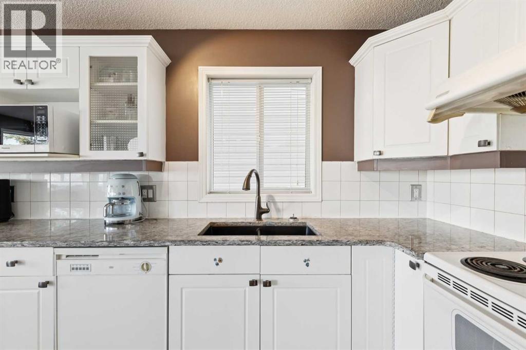 18 Bridlewood Way Sw, Calgary, Alberta  T2Y 3R5 - Photo 5 - A2303884