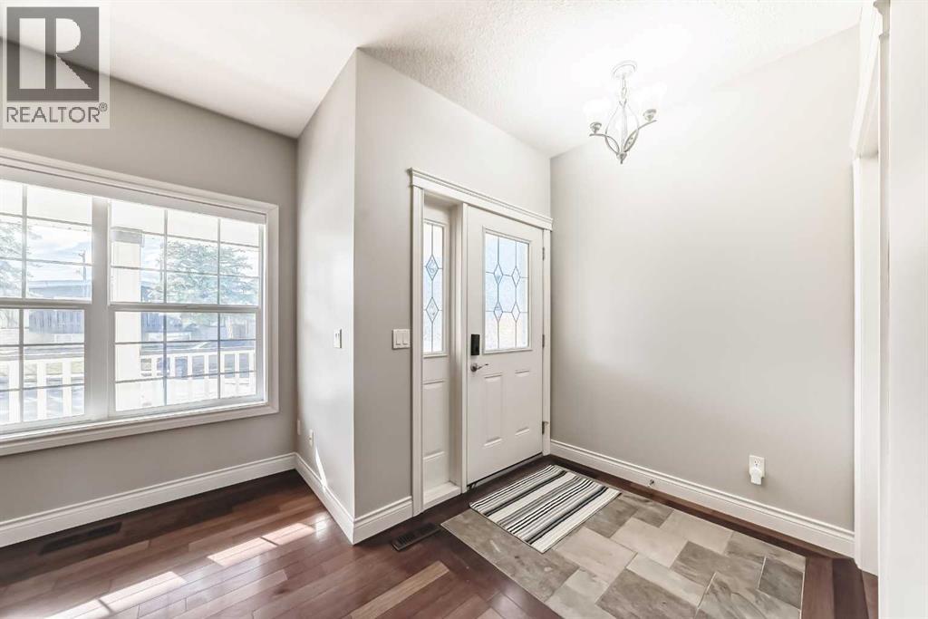 1444 40 Street Sw, Calgary, Alberta  T3C 1W7 - Photo 3 - A2303492