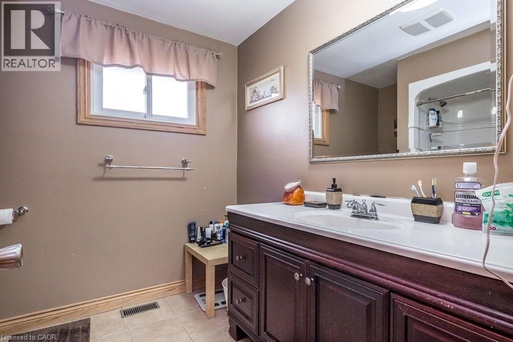 2 Village Drive, Hamilton, Ontario  L8E 3M8 - Photo 24 - 40823636