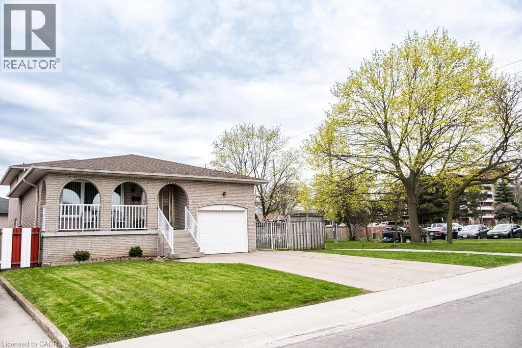 2 Village Drive, Hamilton, Ontario  L8E 3M8 - Photo 3 - 40823636