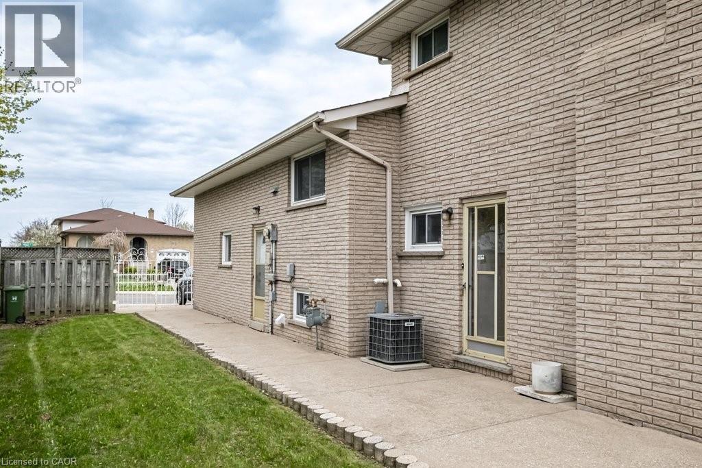 2 Village Drive, Hamilton, Ontario  L8E 3M8 - Photo 38 - 40823636