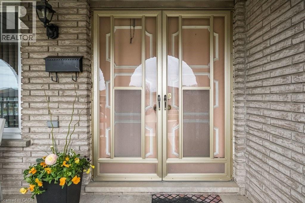 2 Village Drive, Hamilton, Ontario  L8E 3M8 - Photo 5 - 40823636