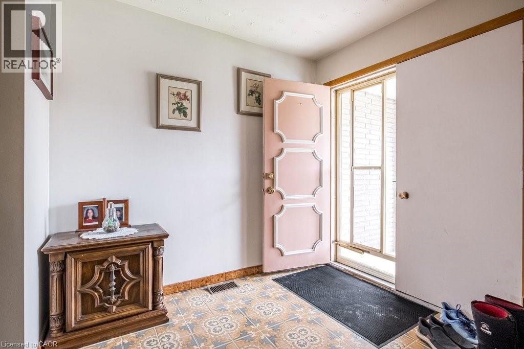 2 Village Drive, Hamilton, Ontario  L8E 3M8 - Photo 7 - 40823636