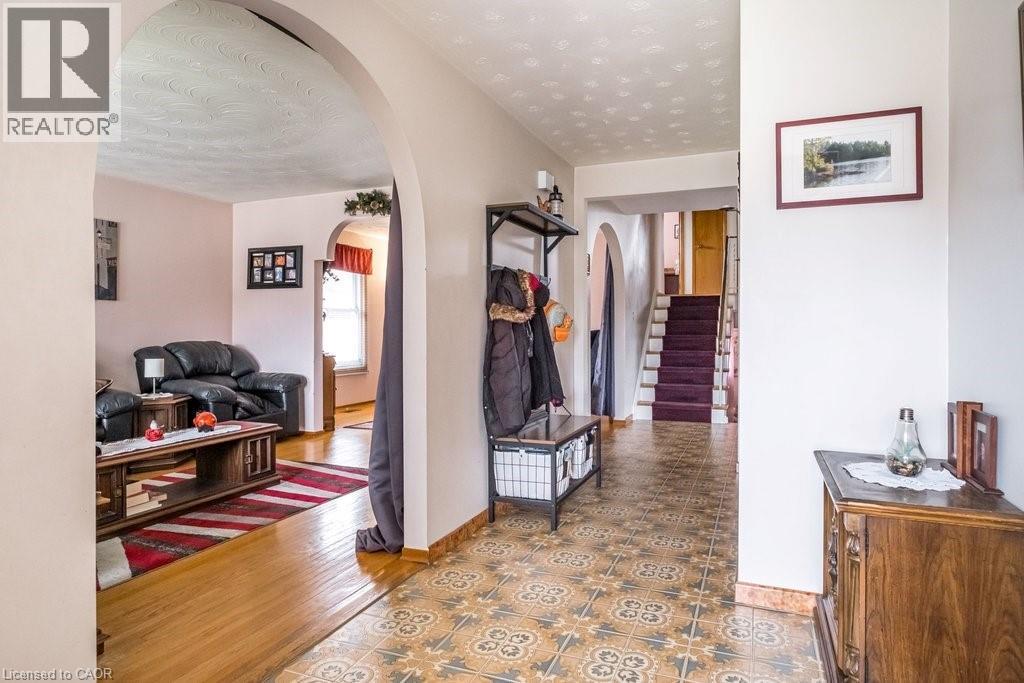 2 Village Drive, Hamilton, Ontario  L8E 3M8 - Photo 8 - 40823636