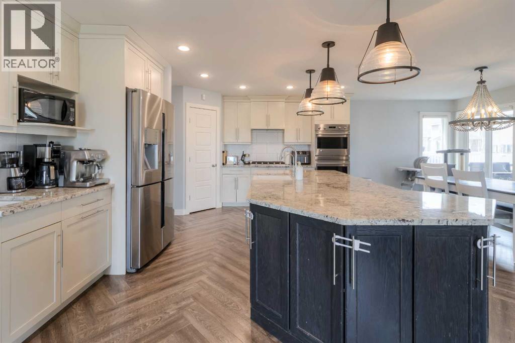 541 Aquitania Boulevard W, Lethbridge, Alberta  T1J 5G7 - Photo 5 - A2272884