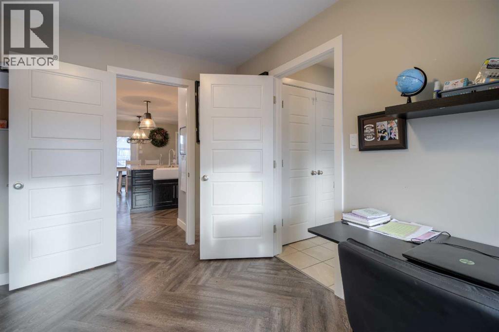 541 Aquitania Boulevard W, Lethbridge, Alberta  T1J 5G7 - Photo 19 - A2272884