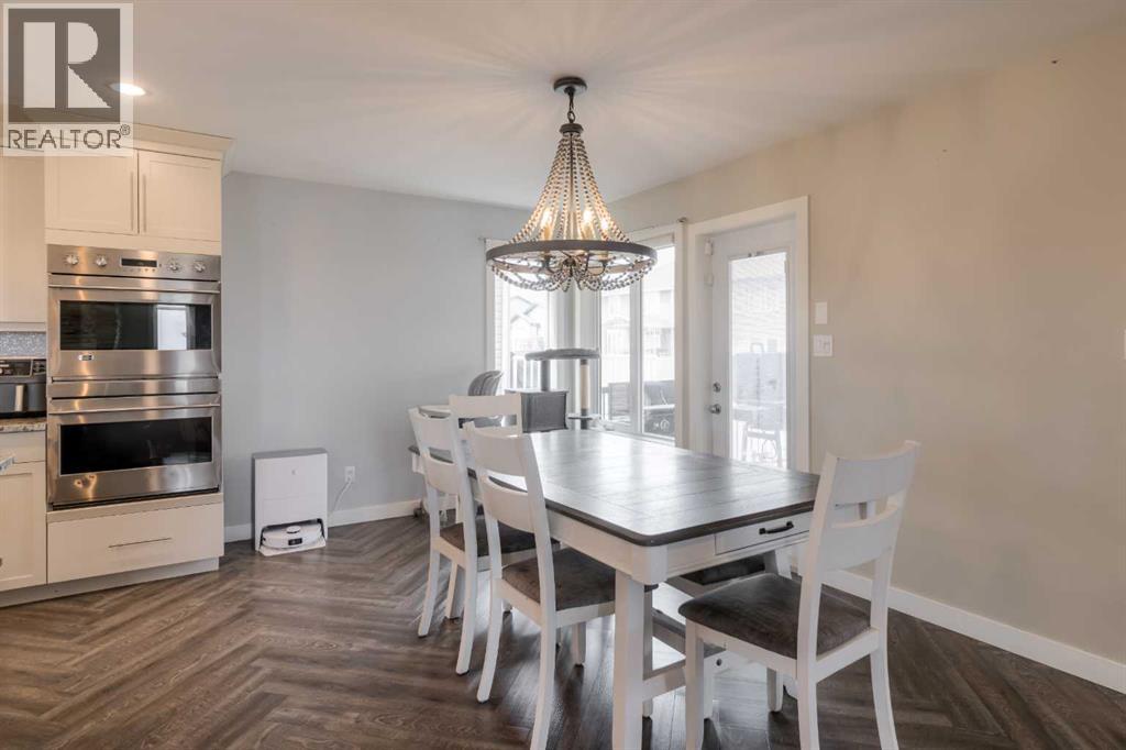 541 Aquitania Boulevard W, Lethbridge, Alberta  T1J 5G7 - Photo 12 - A2272884