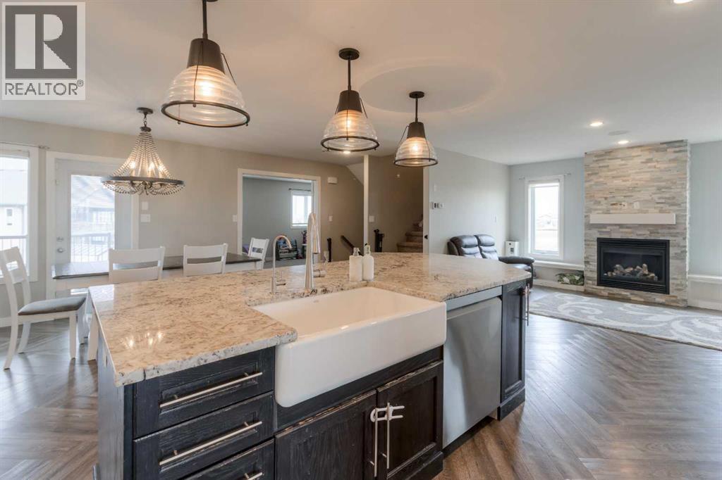 541 Aquitania Boulevard W, Lethbridge, Alberta  T1J 5G7 - Photo 11 - A2272884