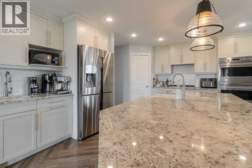 541 Aquitania Boulevard W, Lethbridge, Alberta  T1J 5G7 - Photo 9 - A2272884