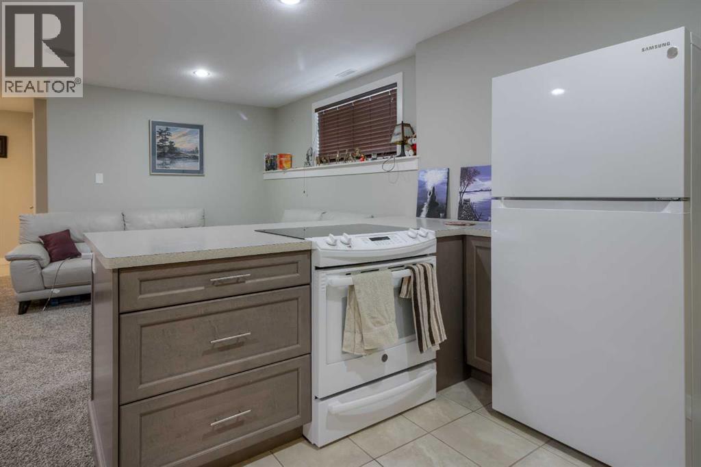 541 Aquitania Boulevard W, Lethbridge, Alberta  T1J 5G7 - Photo 42 - A2272884