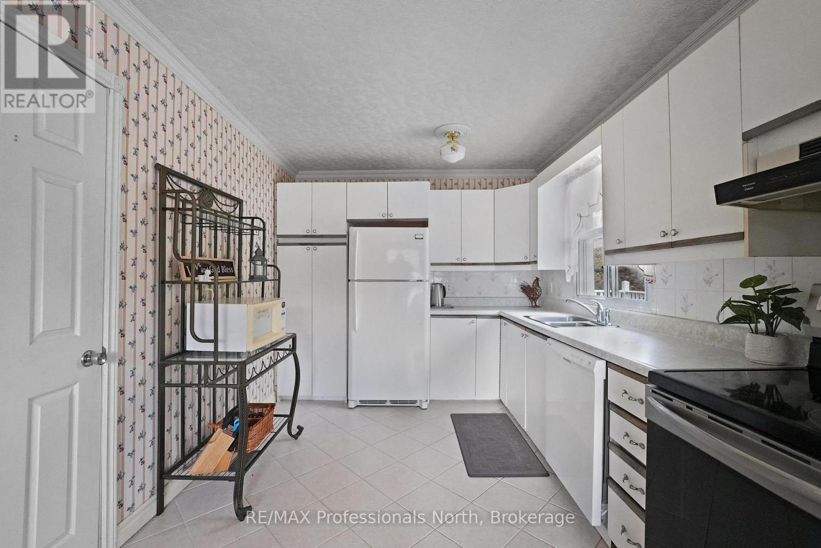 1103 Summer Lane, Minden Hills, Ontario  K0M 2K0 - Photo 16 - X13036678