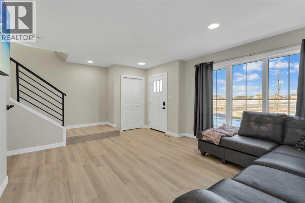 24 Station Drive, Sylvan Lake, Alberta  T4S 0W7 - Photo 5 - A2295171