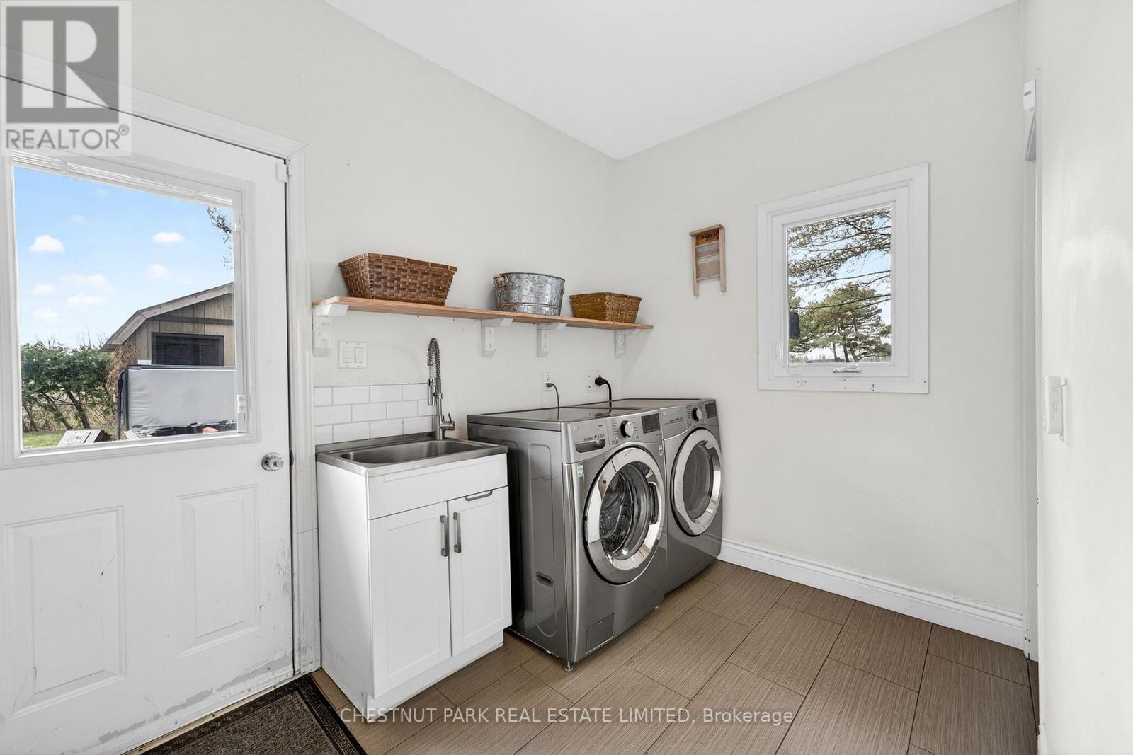 729 County Road 3, Prince Edward County (Ameliasburg Ward), Ontario  K8N 4Z1 - Photo 16 - X13036750