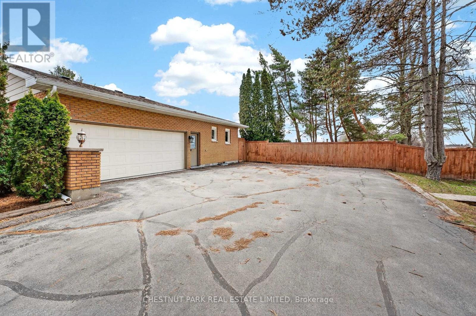 729 County Road 3, Prince Edward County (Ameliasburg Ward), Ontario  K8N 4Z1 - Photo 34 - X13036750