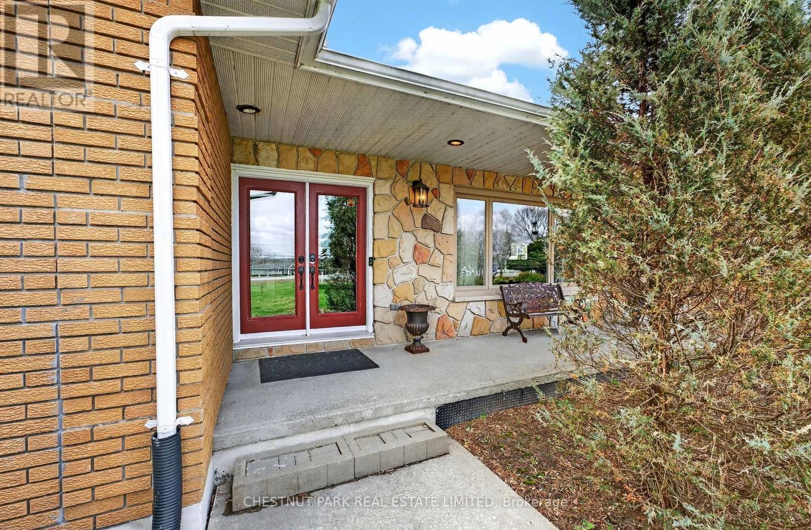 729 County Road 3, Prince Edward County (Ameliasburg Ward), Ontario  K8N 4Z1 - Photo 4 - X13036750