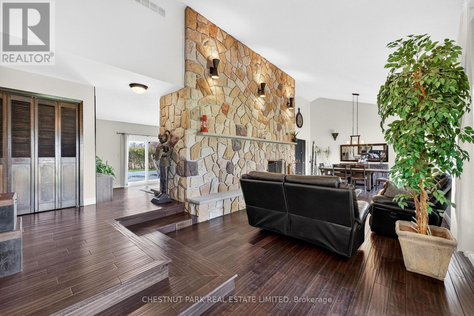 729 County Road 3, Prince Edward County (Ameliasburg Ward), Ontario  K8N 4Z1 - Photo 5 - X13036750