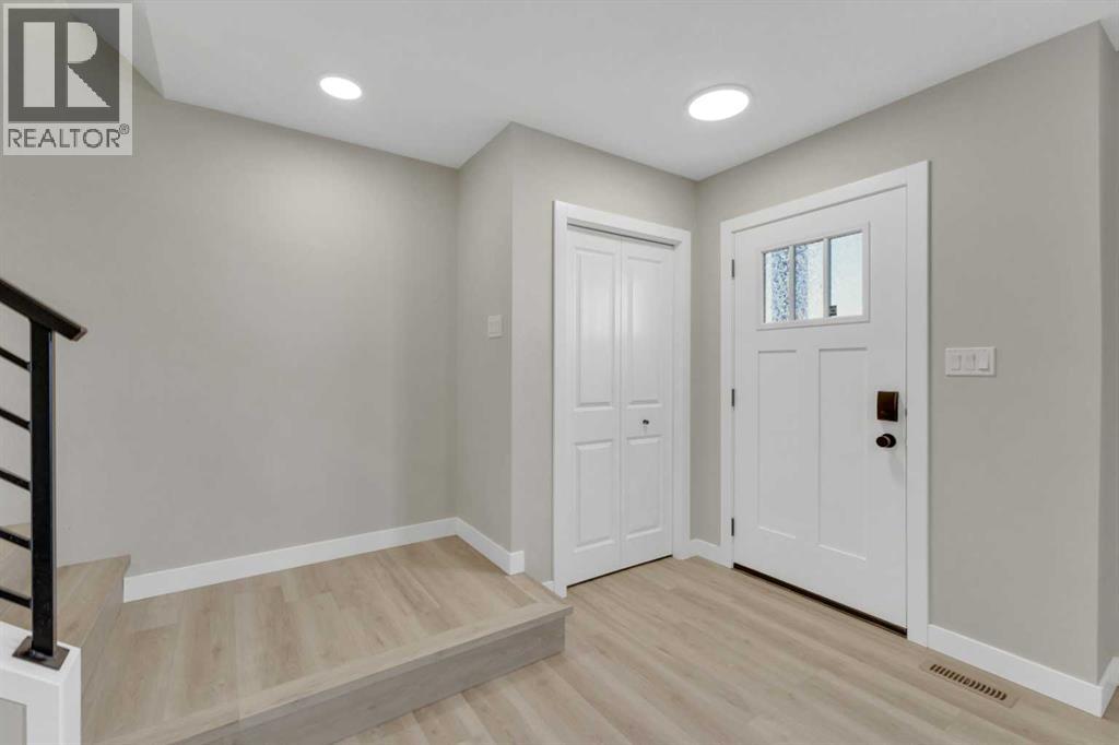 24 Station Drive, Sylvan Lake, Alberta  T4S 0W7 - Photo 3 - A2295171