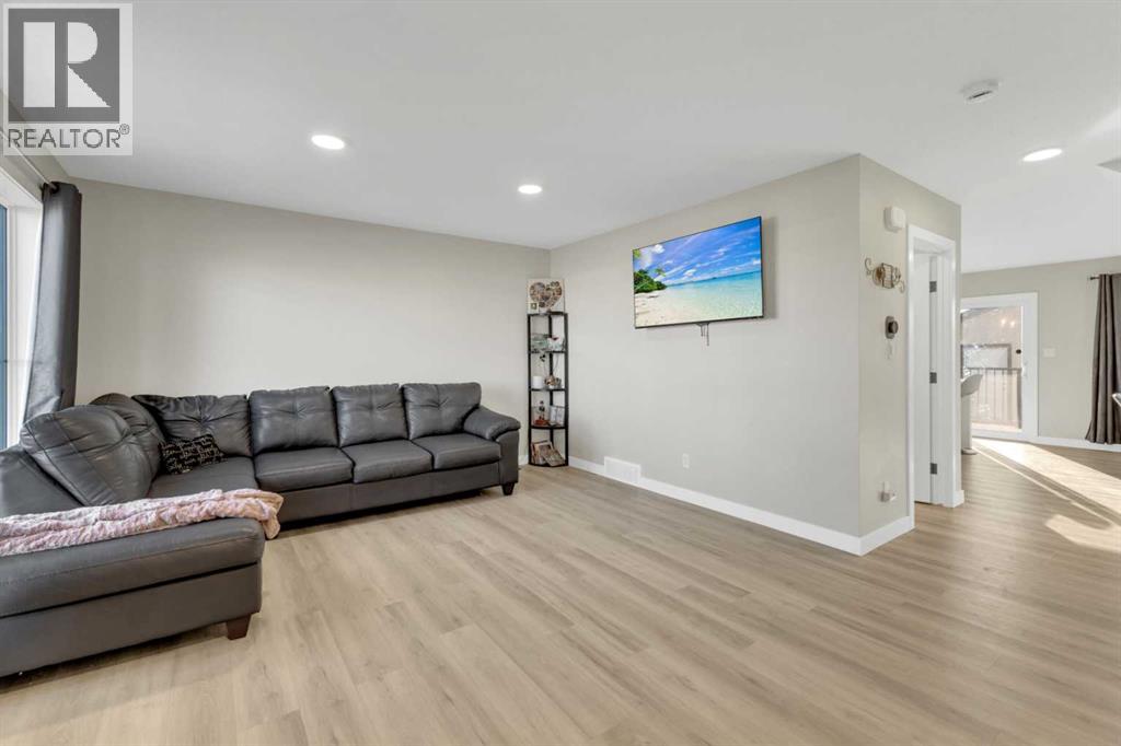 24 Station Drive, Sylvan Lake, Alberta  T4S 0W7 - Photo 6 - A2295171