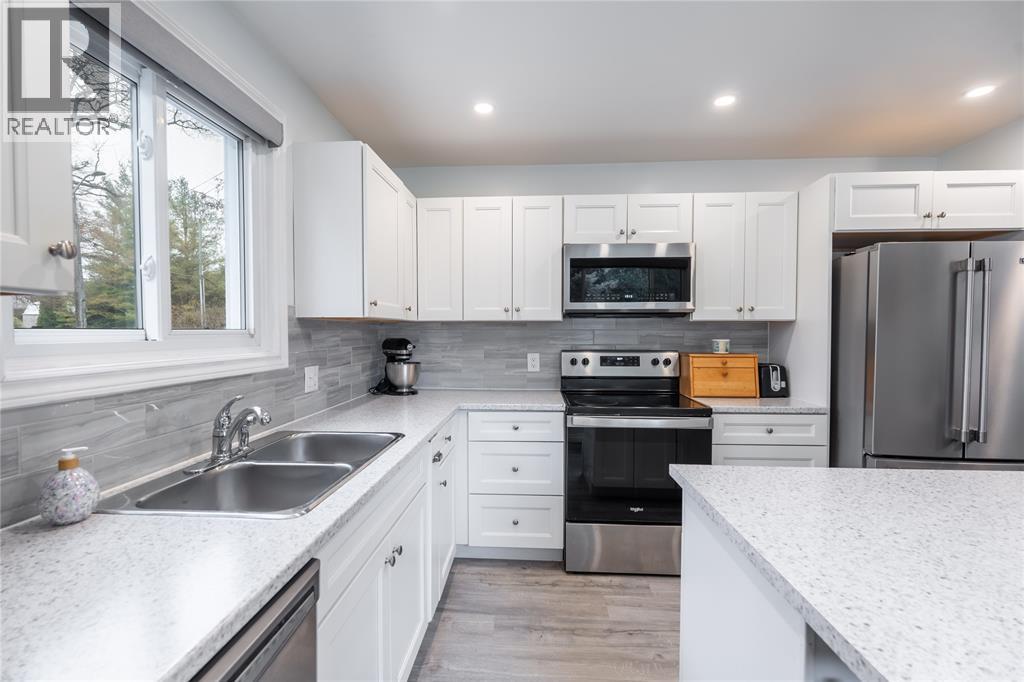 1644 Tyrie Drive, Sarnia, Ontario  N7V 3P7 - Photo 13 - 26007180