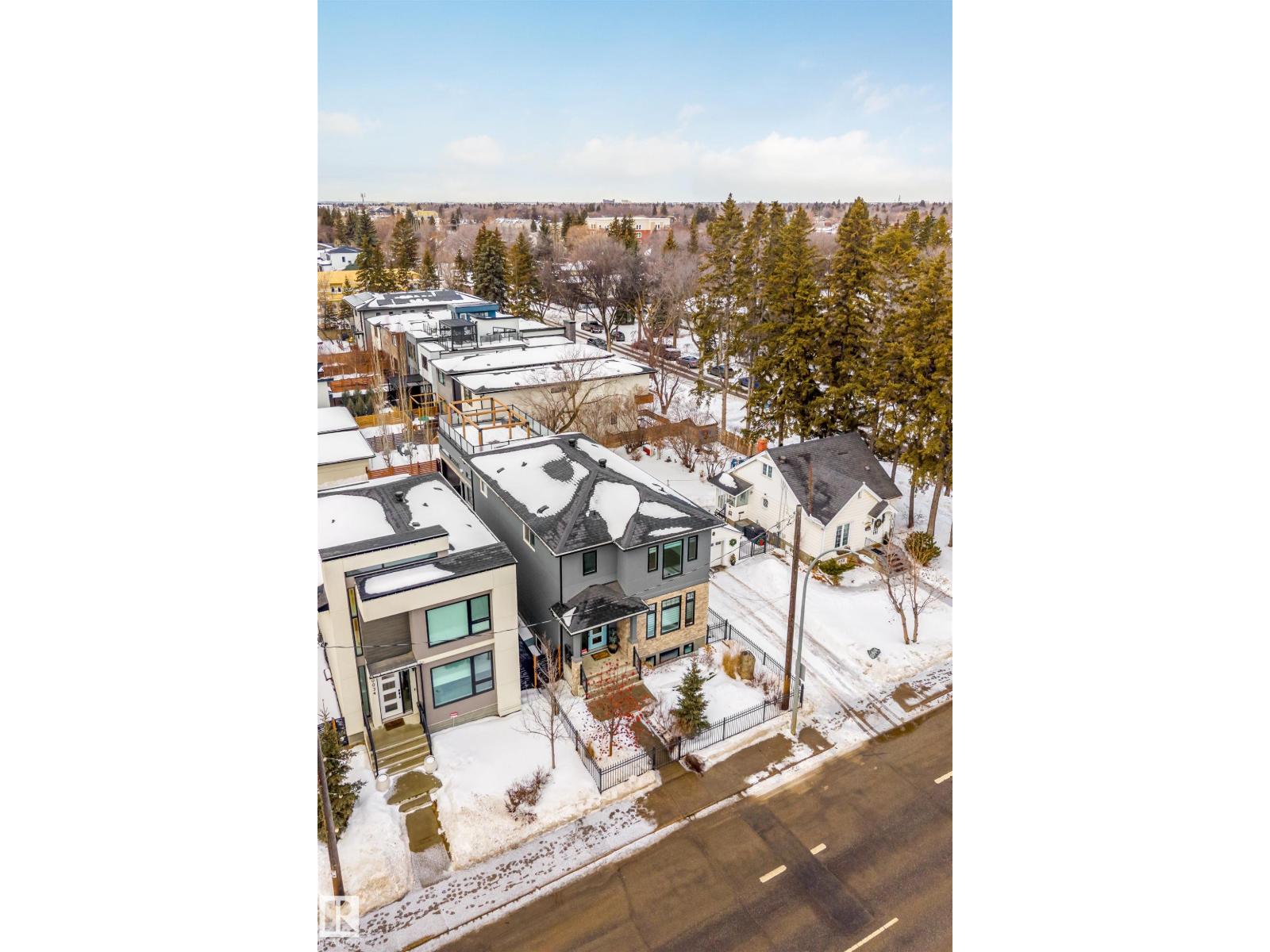 10038 142 St NW, Edmonton, Alberta  T5N 2N5 - Photo 2 - E4476371