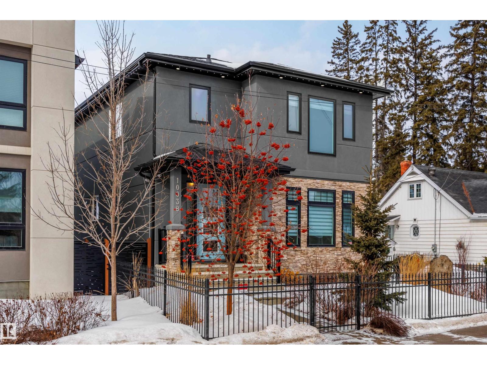 10038 142 St NW, Edmonton, Alberta  T5N 2N5 - Photo 1 - E4476371