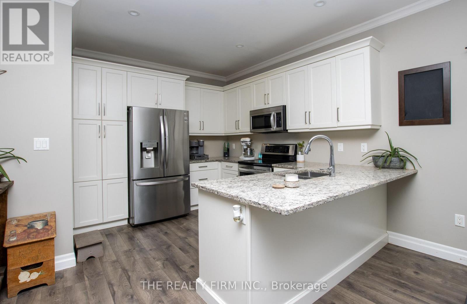 279 Oak Street, Lucan Biddulph, Ontario  N0M 2J0 - Photo 10 - X13036696