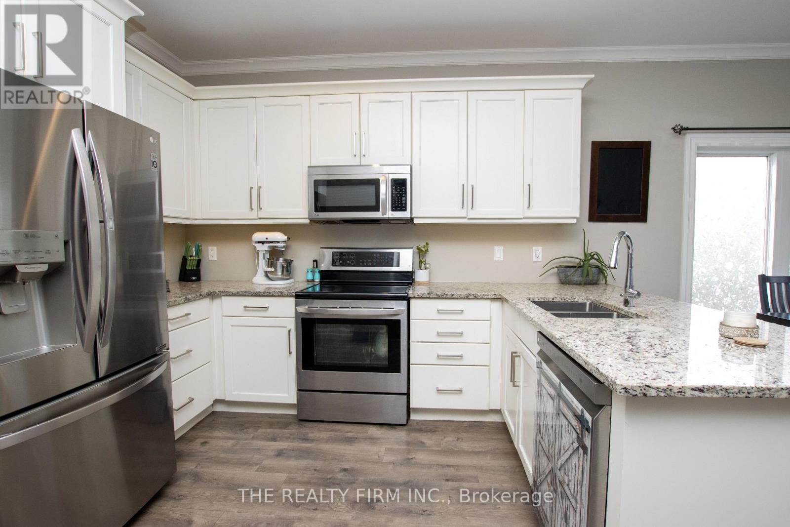 279 Oak Street, Lucan Biddulph, Ontario  N0M 2J0 - Photo 11 - X13036696