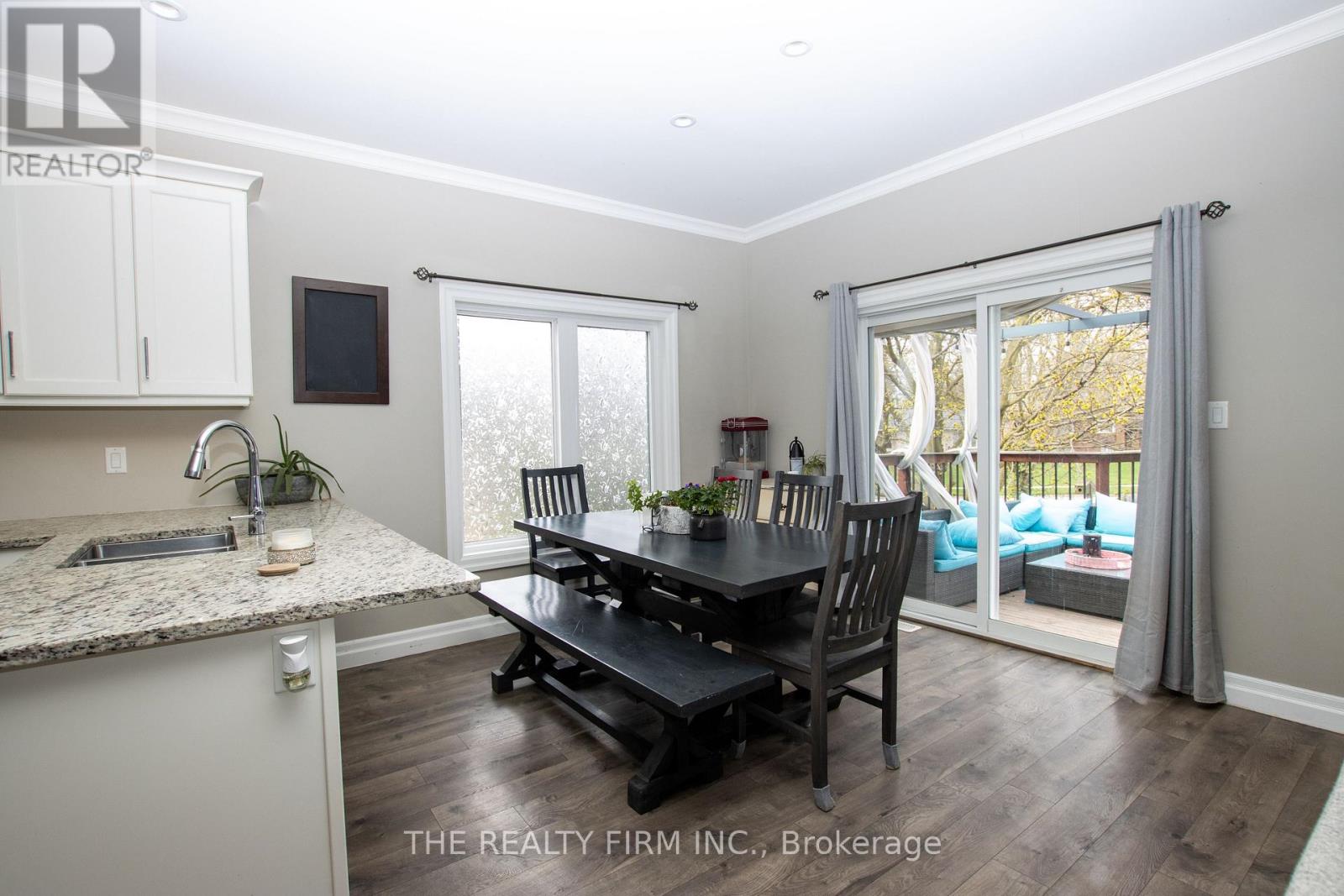 279 Oak Street, Lucan Biddulph, Ontario  N0M 2J0 - Photo 12 - X13036696