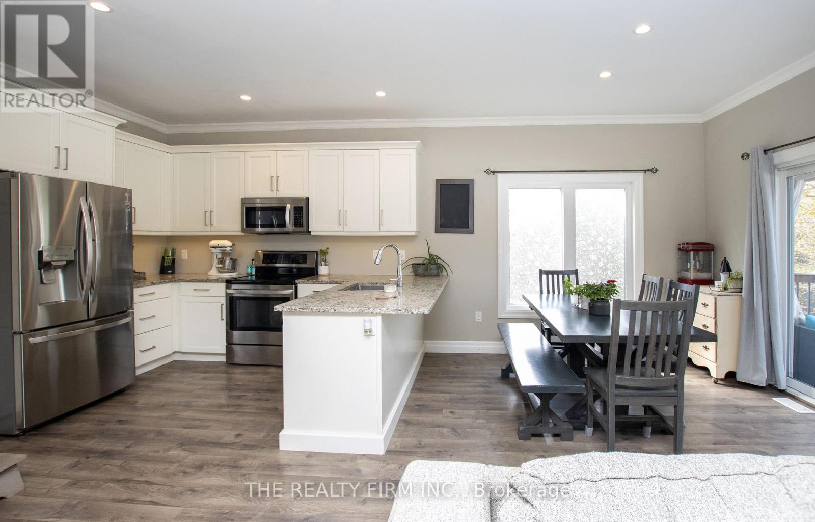 279 Oak Street, Lucan Biddulph, Ontario  N0M 2J0 - Photo 13 - X13036696