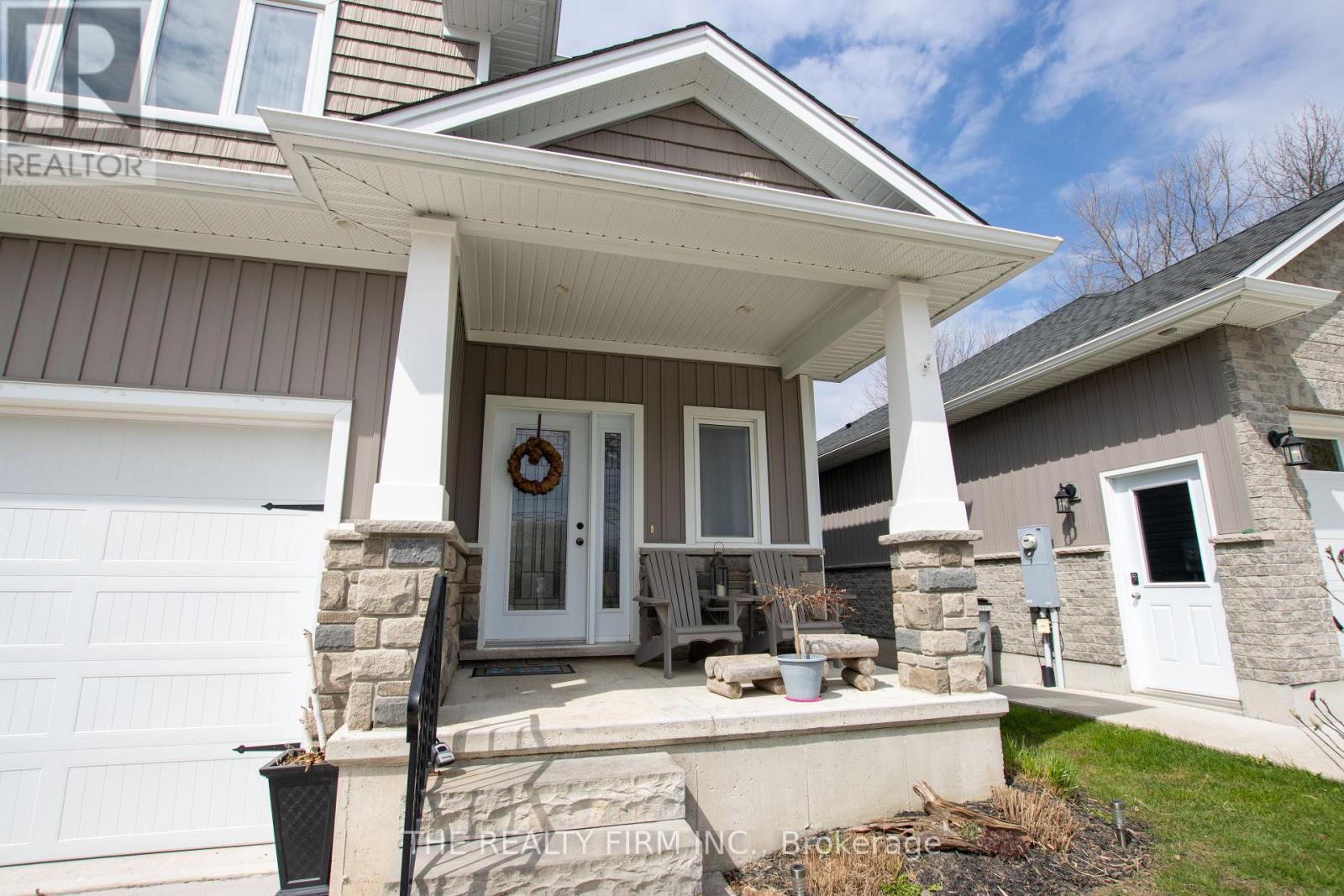 279 Oak Street, Lucan Biddulph, Ontario  N0M 2J0 - Photo 3 - X13036696