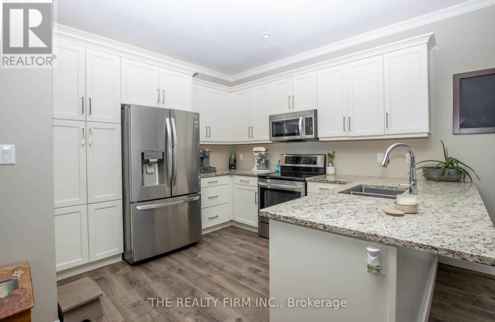 279 Oak Street, Lucan Biddulph, Ontario  N0M 2J0 - Photo 9 - X13036696